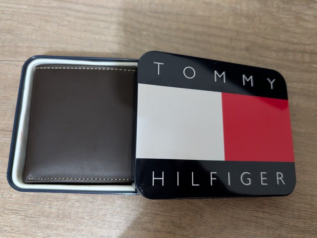 Tommy Hilfiger Men's Wallet 
