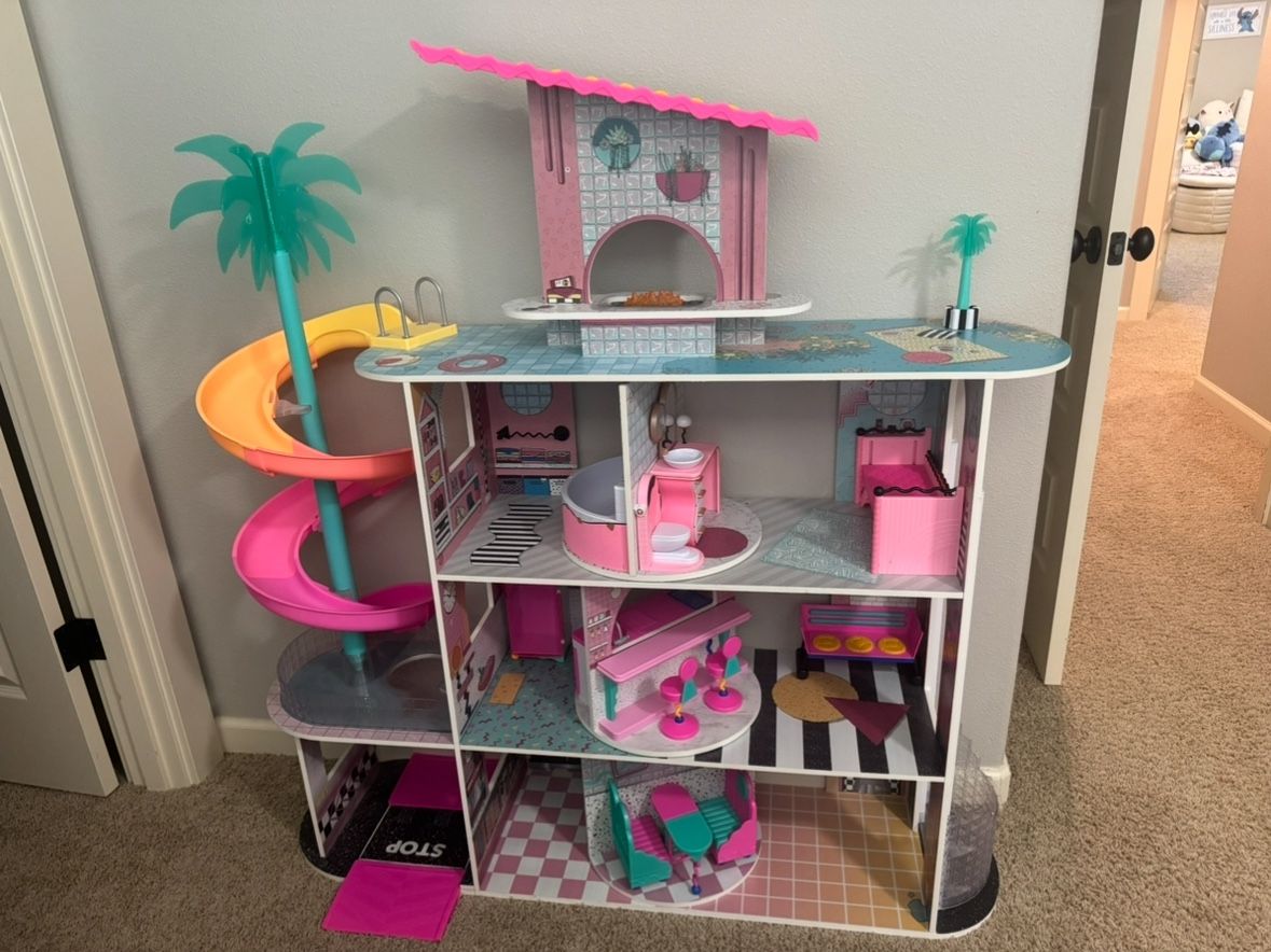 LOL Doll House