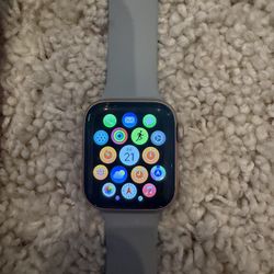 Apple Watch 40mm – Rose Gold – Works Great – Comes with 3 Bands