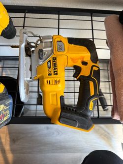 DEWALT 20V XR Brushless Circular Saw