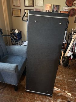 Vintage Black Hardshell Electric Bass Case – Plush Interior – Locking Latches