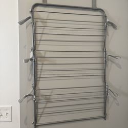 Collapsible laundry rack