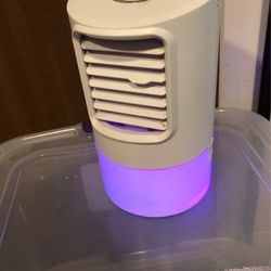 Small Table Top Air conditioner 