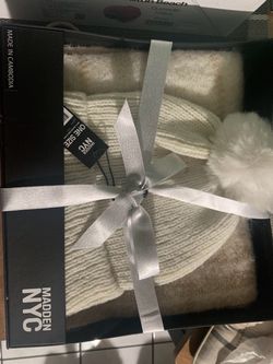 Madden  beanie and scarf $20