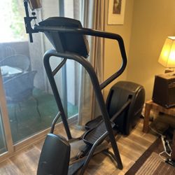 PRECOR EFX Elliptical Machine