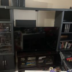 Bookshelves black color use