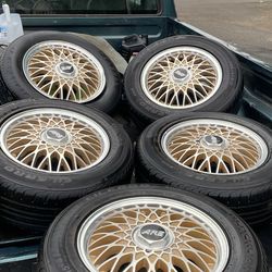 I sell these wheels 5 × 100 5 × 108 5% 114 It's five wheels and make me an offer 