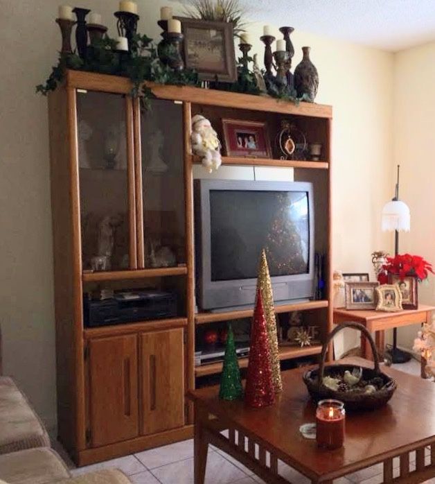 Beautiful Entertainment Center asking $500.00 or BEST OFFER