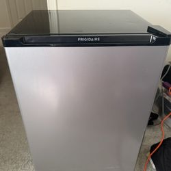 Frigidaire mini