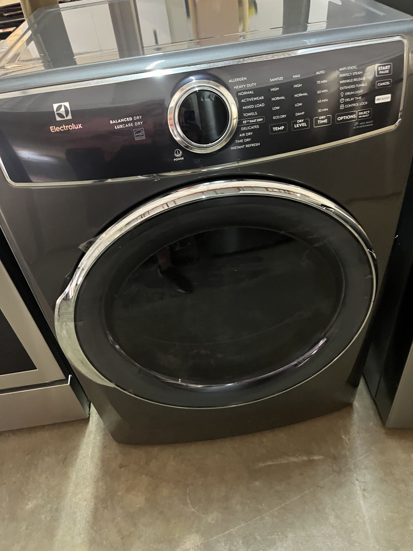 Liquidation Sale- Electrolux Washer