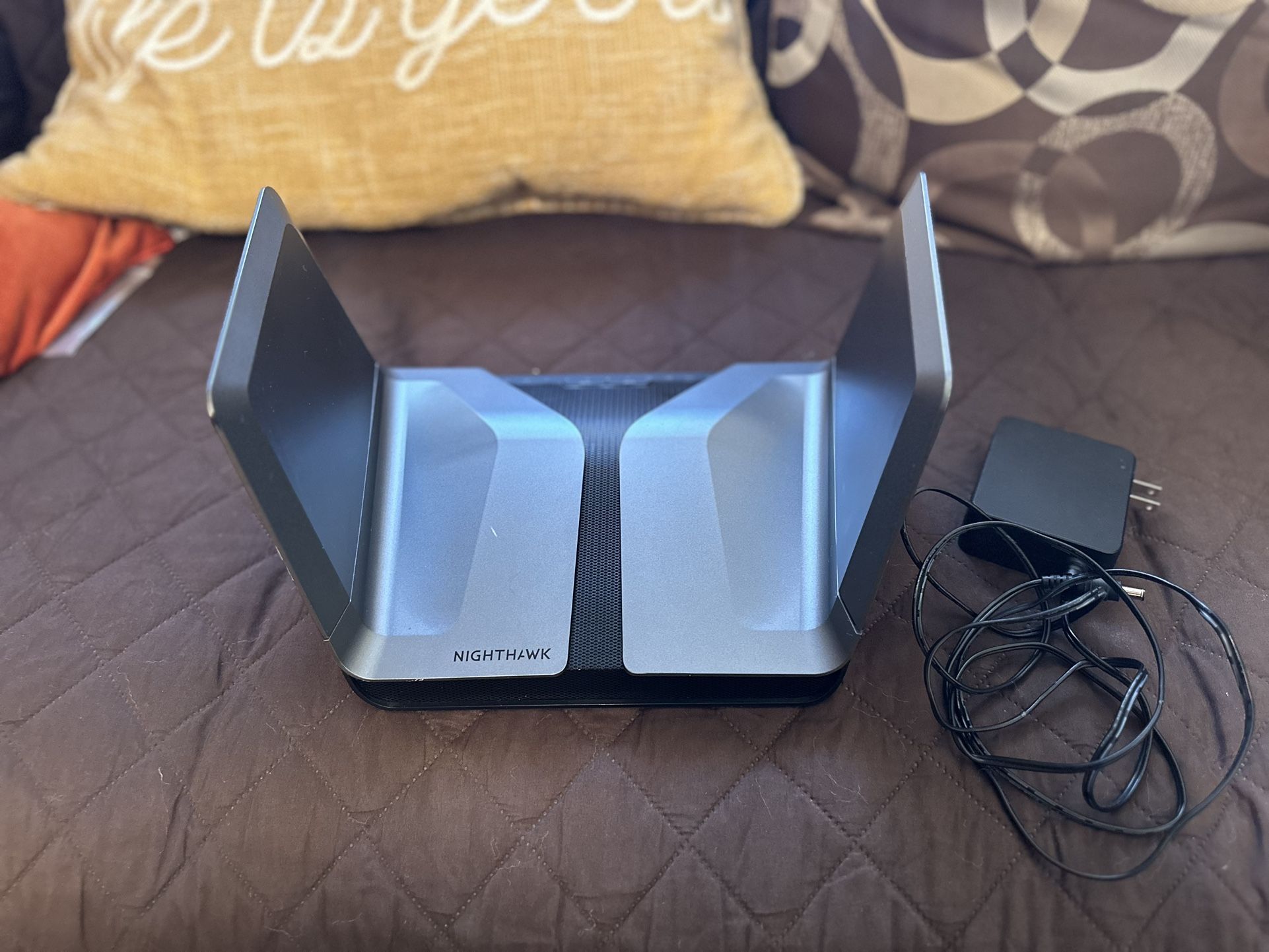WiFi Router - NIGHTHAWK AX8