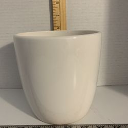 WHITE GLASS PLANTER