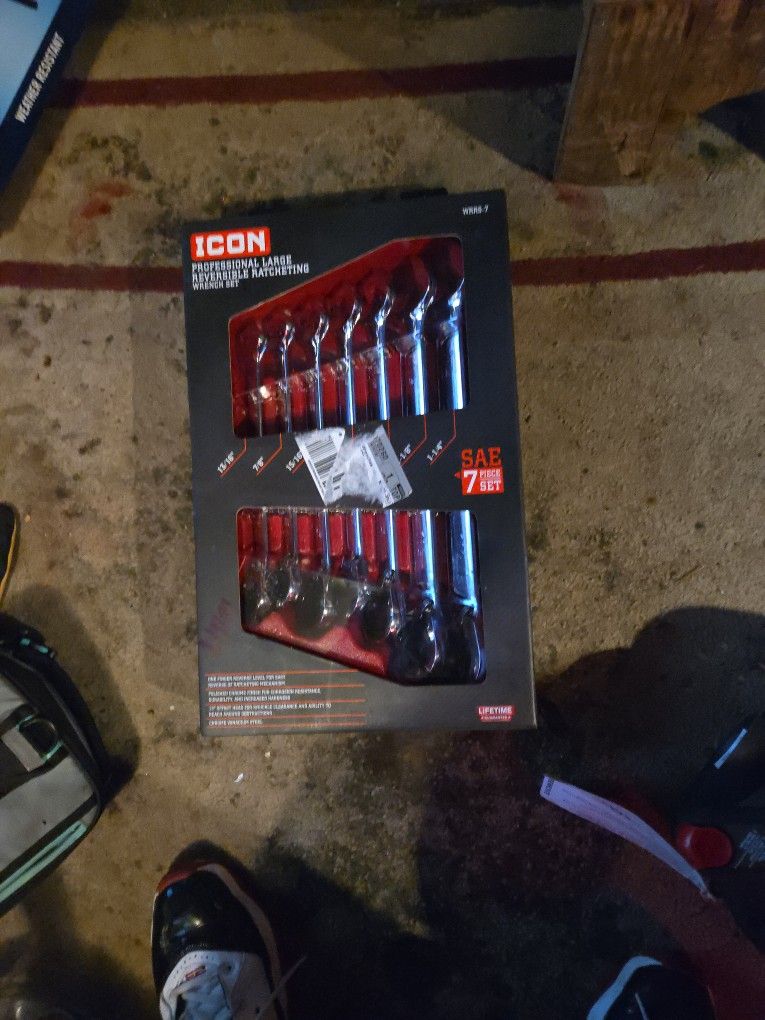 ICON PROFESSIONAL LARGE REVERSIBLE RATCHETING WRENCH SET