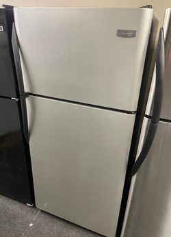 Frigidaire Top Freezer Fridge – Stainless, Clean, Adjustable Shelves