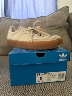 Girls shoes