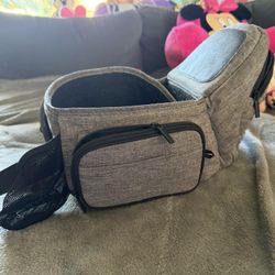 tush baby carrier in excellent condition 