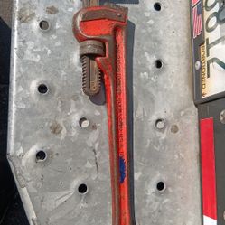 Pipe Wrench 