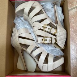 Size 6 Nude Heels 