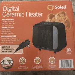 Soleil Electric Digital Ceramic Heater 1500W BLACK Portable Compact Indoor Heat