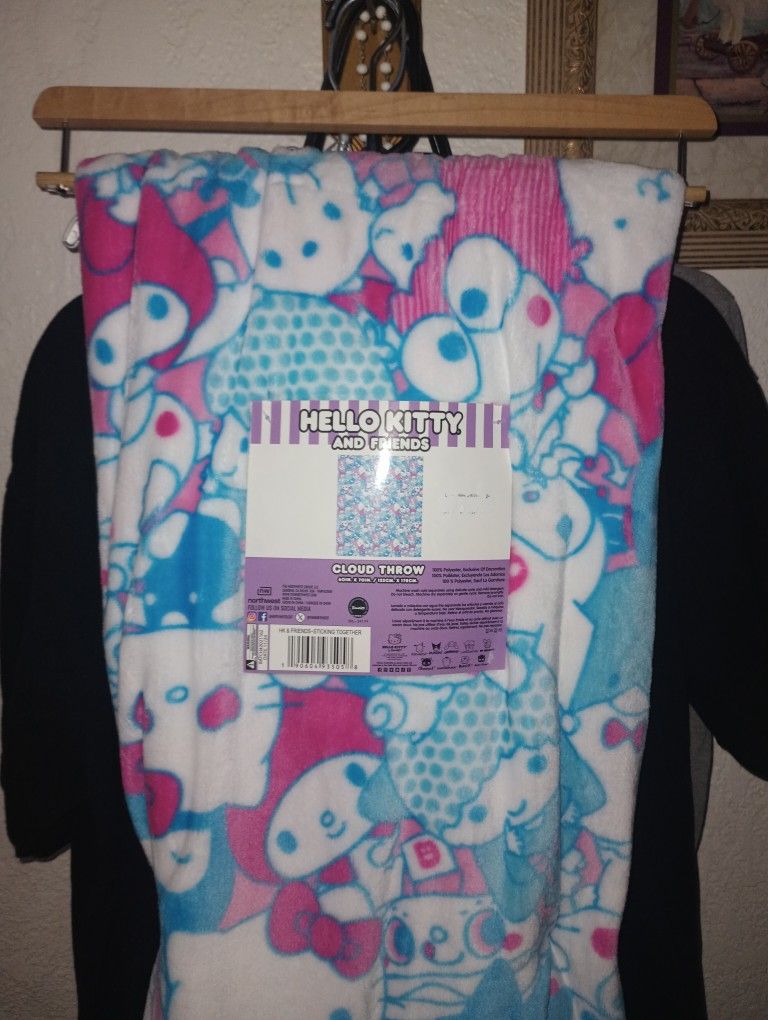 Hello Kitty Cloud Throw