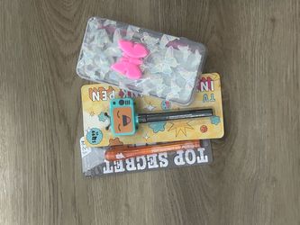 Fun Novelty Pen Bundle With Butterfly Case