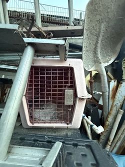 Dog/cat crate