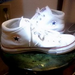 CONVERSE ALL STAR " CHUCK TAYLOR" WOMENS SIZE 9