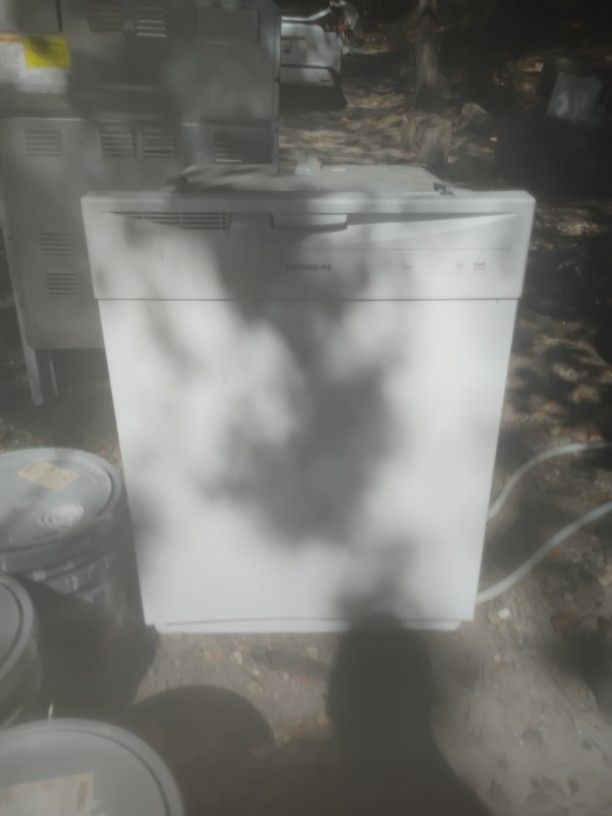 Frigidaire Dishwasher