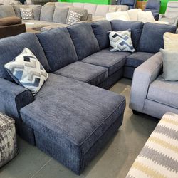 💥 Everything MUST GO!  Clearance Sofas And Sectionals!