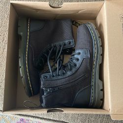 Black boots with laces in zipper boy, size 13