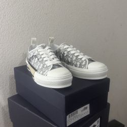 Dior B23 Brand new size 9 
