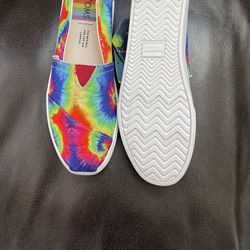 Toms Shoes Size 6