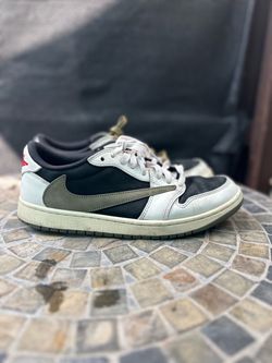 Travis Scott olive size 10.5 men