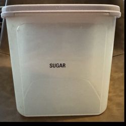 TUPPERWARE With Soft Pink Sealable Lid