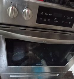 Frigidaire Gas Oven and Stove