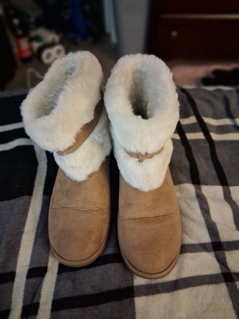 JUICY COUTURE ANKLE BOOTS