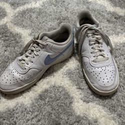 Women’s Nike shoes