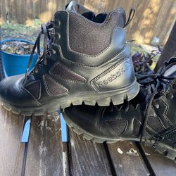 Black Reebok Shoes. Size 9.