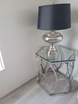 Leather couches & Lamp table