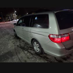 2005 Honda Odyssey 