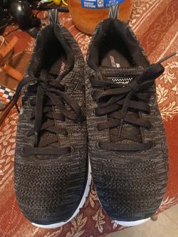 Womens Sketchers 6.5