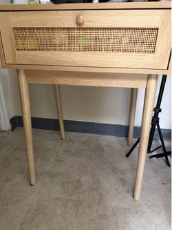Small vanity table