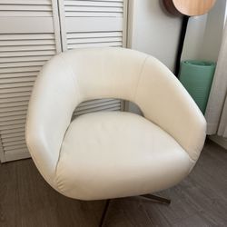 Modern Armchair (white)