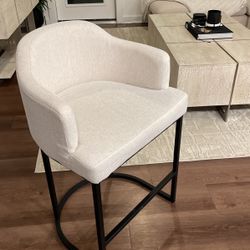 (1) 27” H Counter Height Barstool 