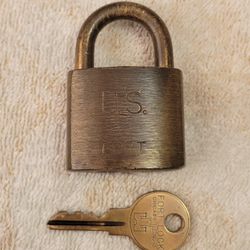 Vintage Fort Lock Company U.S. Military Footlocker Padlock With 1 Key