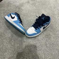 Air Jordan 1 Low UNC