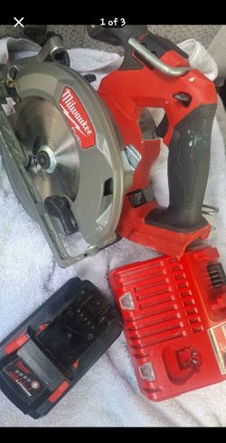 Milwaukee 6-1/2" (165mml) circular saw•600rpm •Battery and charger included