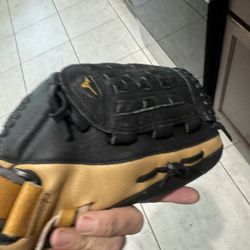 Mizuno Baseball Glove Size 13 LH