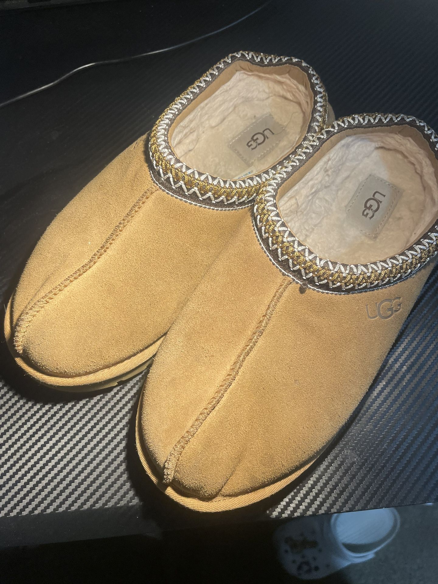 UGG tasmans size 8
