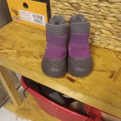 Northface Girls Pull On Snow Boots